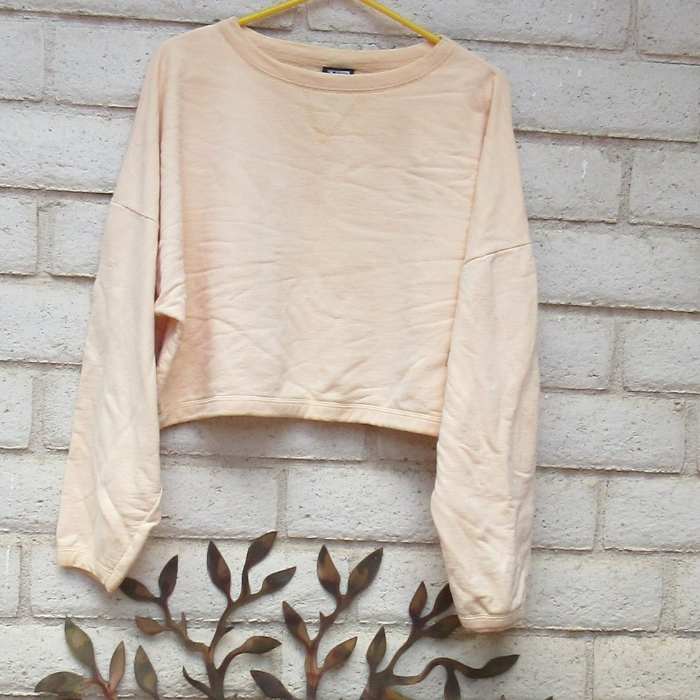 MIXED BLUES SPORT Large Cropped Light Apricot Sweatshirt